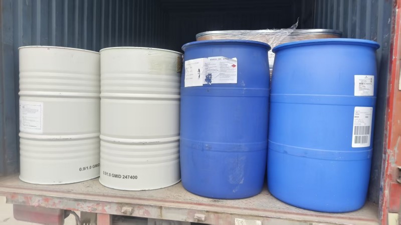 陶氏丙二醇和远东联聚乙二醇400发货.jpg