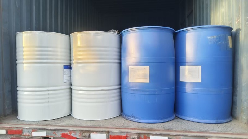 壳牌丙二醇和金牌甘油发货现场.jpg 壳牌丙二醇和金牌甘油发货现场.jpg